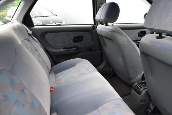 Renault Laguna 1.8 RN 25dkm!