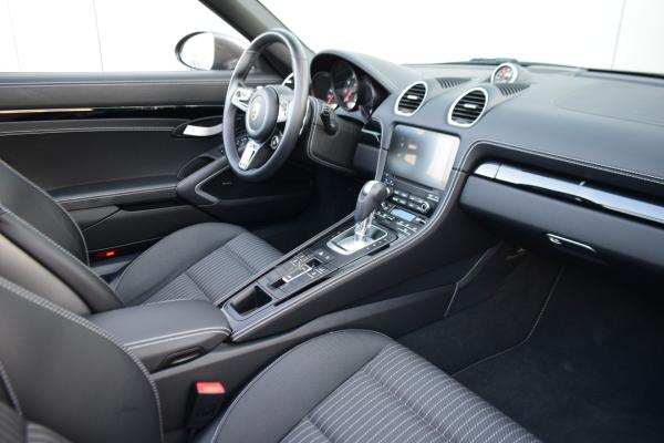 Porsche 718 Boxster 2.0 T Sport Chrono Plus Design/pakket Bose 12000km! Arctic Grey