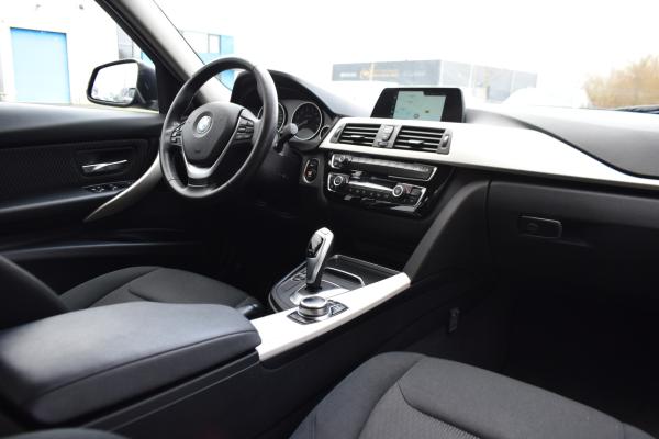 BMW 3 Serie 318i Executive Automaat Led Navi Pdc