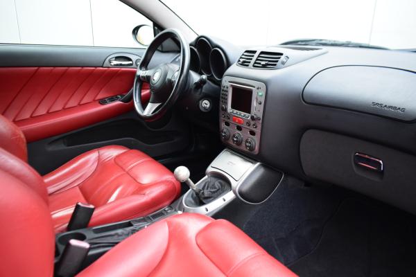 Alfa Romeo GT 2.0 JTS Distinctive Leer 18'LMV Ecc Cruise