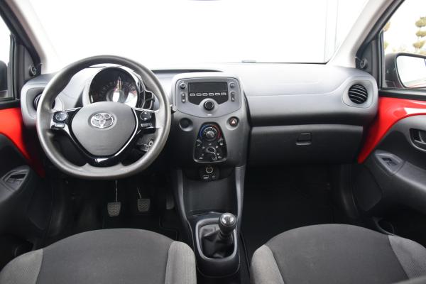 Toyota Aygo 1.0 VVT-i x-fun Airco Audio/Bluetooth Led