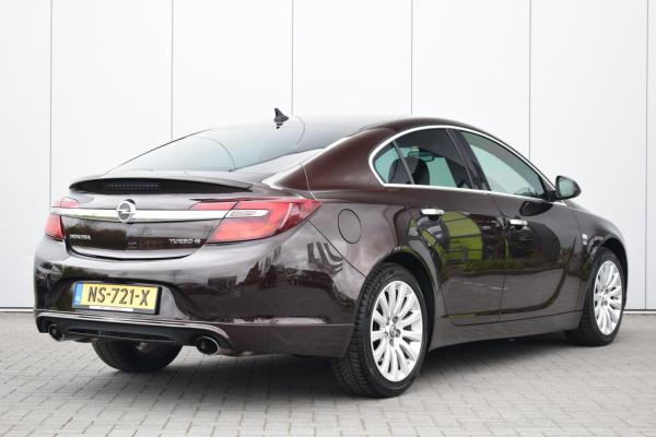 Opel Insignia 2.0 T Cosmo 4x4 Opc-Line Leer/Verwarmd Navi/Camera Trekhaak/afneembaar