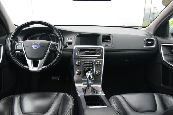 Volvo V60 2.4 D6 AWD Plug-In Hybrid Summum