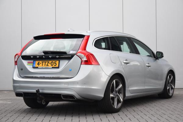 Volvo V60 2.4 D6 AWD Plug-In Hybrid Summum