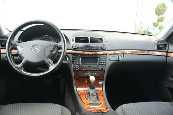 Mercedes-Benz E-Klasse 200 K. Elegance Xenon Navi Ecc Cruise Pdc Trekhaak