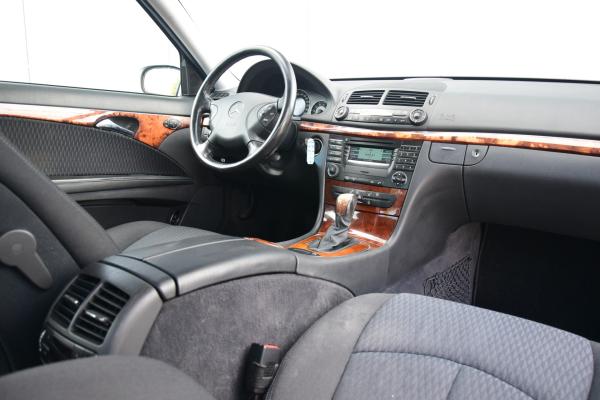 Mercedes-Benz E-Klasse 200 K. Elegance Xenon Navi Ecc Cruise Pdc Trekhaak
