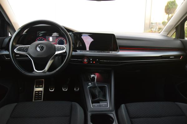 Volkswagen Golf 1.0 TSI Life Business Active/Uitvoering Led Navi/Dab/Carplay Priv/Glass