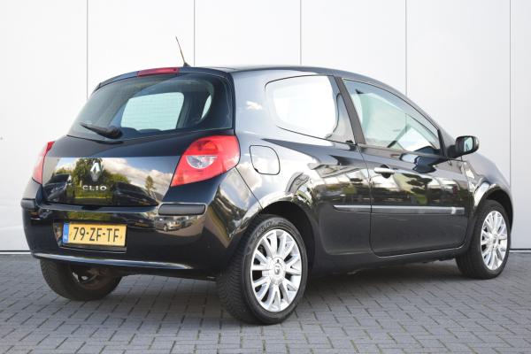 Renault Clio 1.6-16V Dynamique S VERKOCHT