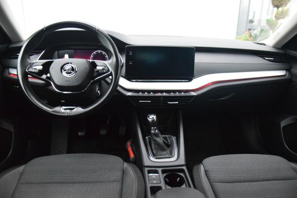 Škoda Octavia Combi 1.0 TSI Business Edition Priv/Glass Navi/Carplay Digi/Cockpit Led Pdc