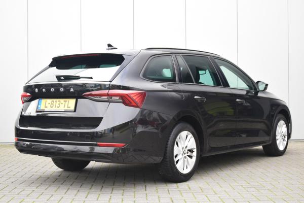 Škoda Octavia Combi 1.0 TSI Business Edition Priv/Glass Navi/Carplay Digi/Cockpit Led Pdc