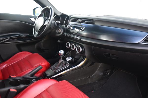 Alfa Romeo Giulietta 1.4 T Distinctive Pano/schuifdak Leer 18' Pack/Sport