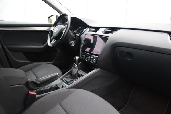 Škoda Octavia Combi 1.0 TSI Greentech Style Business Led Navi/Camera Stoelverwarming Priv/Glass