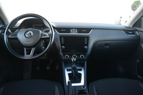 Škoda Octavia Combi 1.6 TDI Greentech Ambition Business Navi Stoelverwarming Priv/Glass Ecc Cruise Trekhaak