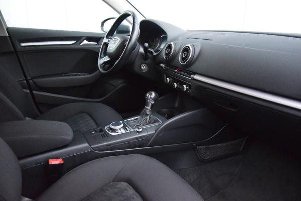 Audi A3 Sportback 1.6 TDI Attraction DSG GERESERVEERD