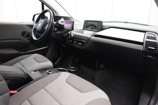BMW i3 Basis 94Ah 33 kWh Warmtepomp Stoelverwarming Navi/Camera Comfort/Parkeerpakket