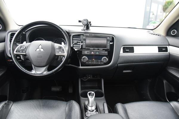 Mitsubishi Outlander 2.0 PHEV Instyle+ VERKOCHT