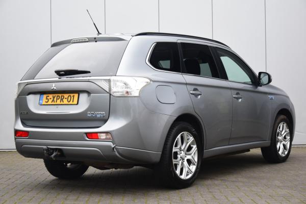 Mitsubishi Outlander 2.0 PHEV Instyle+ VERKOCHT