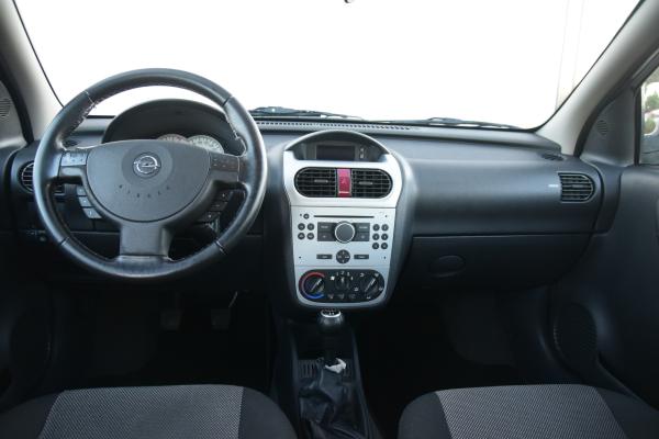 Opel Corsa 1.2-16V Silverline VERKOCHT