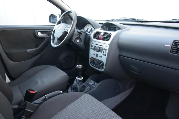 Opel Corsa 1.2-16V Silverline VERKOCHT