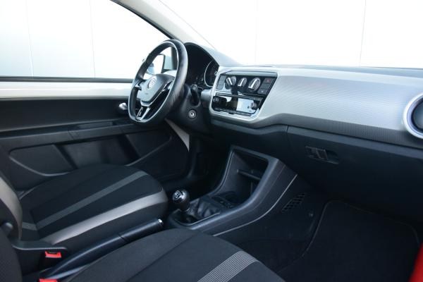 Volkswagen up! 1.0 BMT up! 55KW beats Pano/Dak Lmv