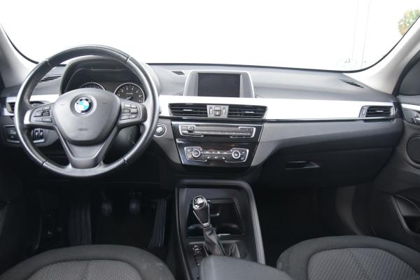 BMW X1 sDrive18i Executive Stoelverwarming Navi Ecc Cruise Pdc