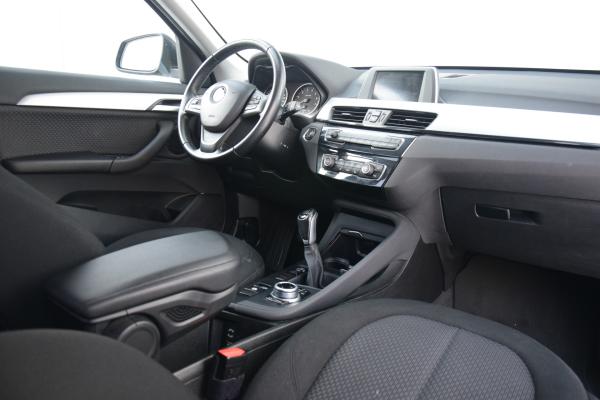 BMW X1 sDrive18i Executive Stoelverwarming Navi Ecc Cruise Pdc