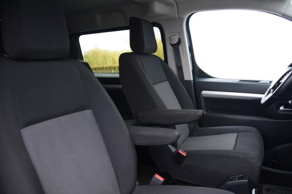 Peugeot Expert 2.0 BlueHDI 180 S&S DC 2x Schuifdeur Navi/Camera/Dab Priv/Glass Trekhaak SUPERCOMPLEET!