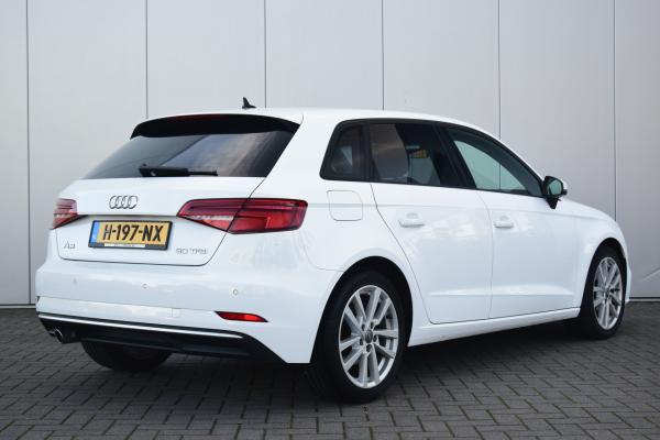 Audi A3 Sportback 30 TFSI Advance Sportstoelen Priv/Glass Led Navi/Bluetooth