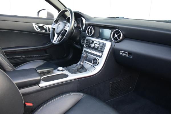 Mercedes-Benz SLK 200 Automaat Leer/Verwarmd Pano Navi Pdc Xenon