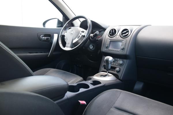 Nissan QASHQAI 2.0 Connect Edition Pano/dak Trekhaak