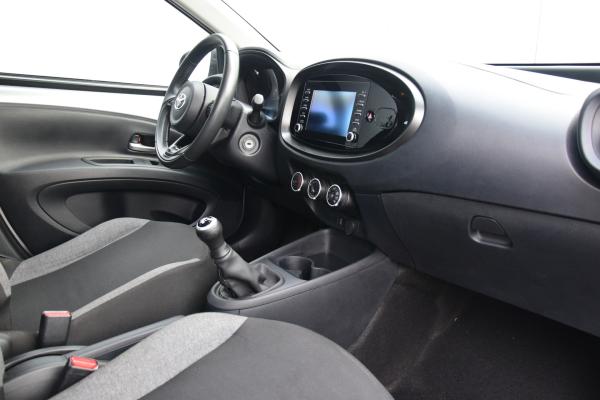 Toyota Aygo X 1.0 VVT-i MT Play Audio/Camera Airco Cruise