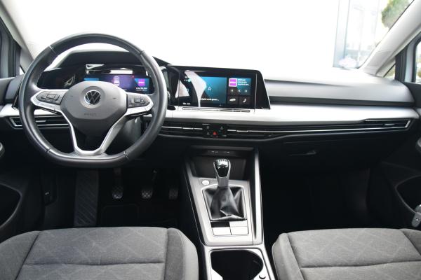 Volkswagen Golf 1.0 TSI Life Digi/Cockpit Carplay/Dab Priv/Glass Led