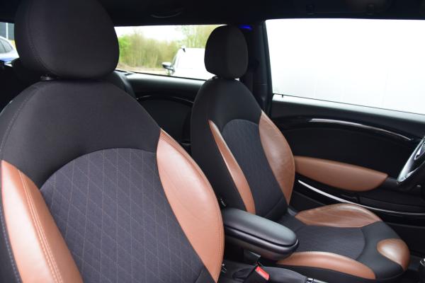 MINI Clubman 1.6 One Chili Bi-Xenon Navi/Bluetooth Priv/Glass Pdc