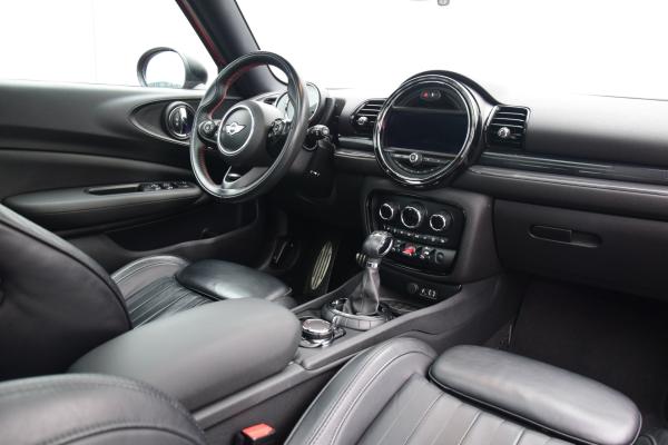 MINI Clubman 1.5 Cooper Chili Business Plus JCW Chilli/pakket Leer/Verwarmd Pano/dak