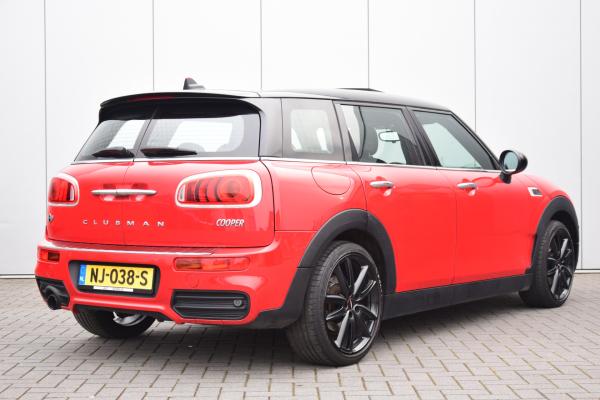 MINI Clubman 1.5 Cooper Chili Business Plus JCW Chilli/pakket Leer/Verwarmd Pano/dak