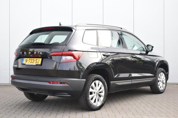 Škoda Karoq 1.5 TSI ACT Business Edition Navi/Dab Pdc/Voor/Achter/Assistent Stoelverwarming