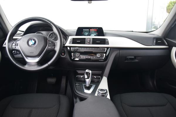 BMW 3 Serie 318i Executive Priv/Glass Navi Led 18'LMV