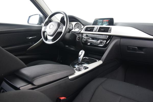 BMW 3 Serie 318i Executive Priv/Glass Navi Led 18'LMV