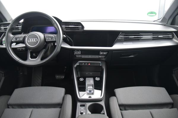 Audi A3 Limousine 30 TFSI Advanced edition Digi/Cockpit Led Navi/Carplay Trekhaak/afneembaar