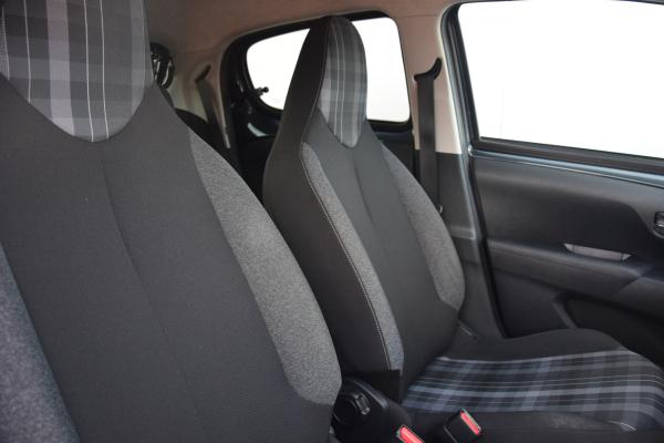 Peugeot 108 1.0 e-VTi Allure Camera/Carplay Ecc Priv/glass