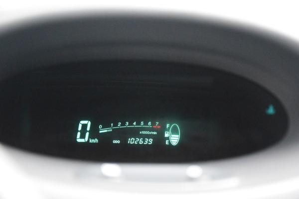 Toyota Yaris 1.3-16V VVT-i Sol Automaat Airco 102dkm!
