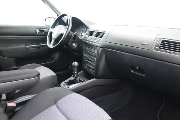 Volkswagen Golf 1.6-16V Ecc Cruise Audio/origineel Trekhaak 95dkm!