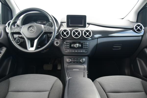 Mercedes-Benz B-Klasse 180 Ambition Automaat Bi-Xenon Navi Trekhaak/afneembaar 73dkm!