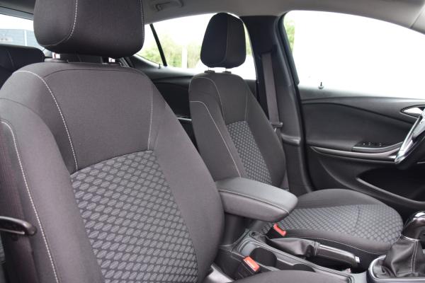 Opel Astra 1.0 Turbo Business R-Link Navi/carplay Airco Cruise Pdc/voor/Achter