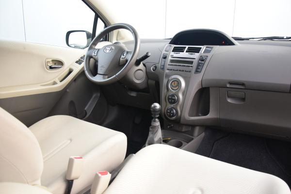 Toyota Yaris 1.3 VVTi Executive Ecc Priv/Glass 116dkm!