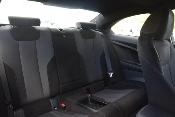 BMW 2 Serie Coupé 220i M-Sportpakket Navi/Camera/Carplay Stoelverwarming