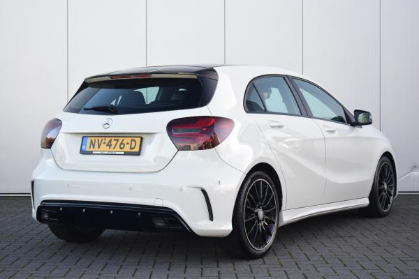 Mercedes-Benz A-Klasse 180 Business Solution AMG Navi Led Stoelverwarming